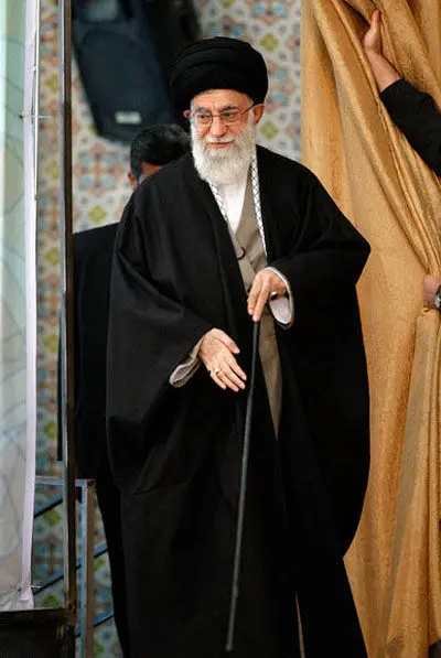 (تصاویر) رهبرانقلاب در جمع جوانان خراسانی