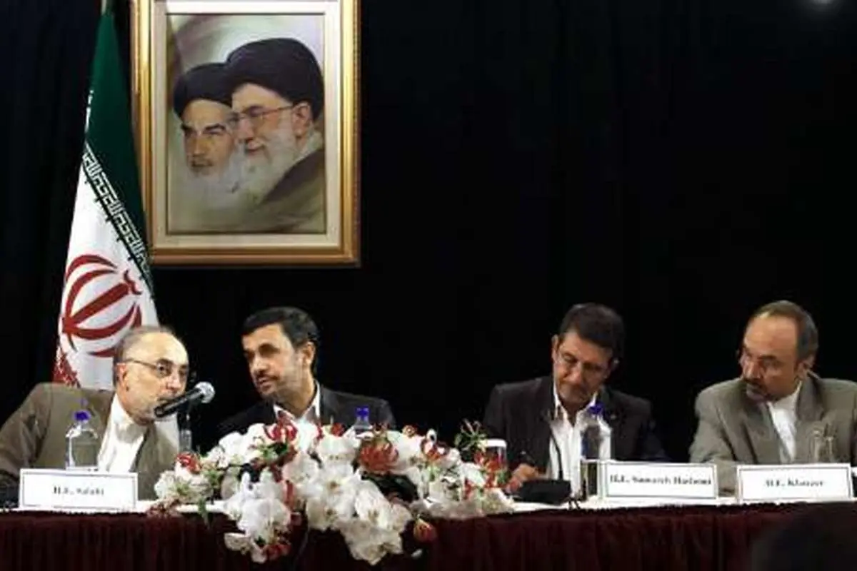 (تصاویر) مشایی در دیدار ایرانیان امریکا با احمدینژاد