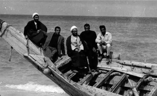 (تصاویر) آیت الله مکارم در دوران تبعید