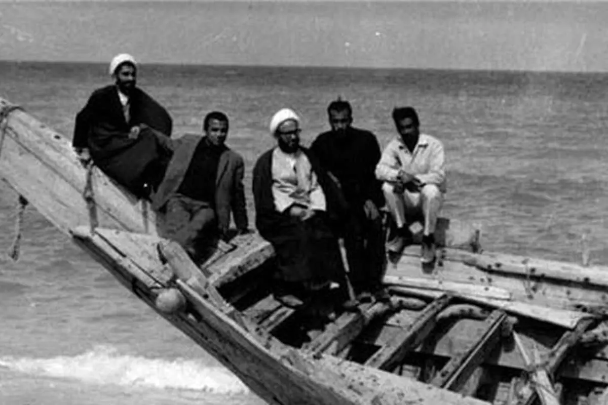 (تصاویر) آیت الله مکارم در دوران تبعید