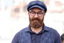 اشک‌های مجید صالحی مقابل منزل زنده‌یاد اکبر عبدی