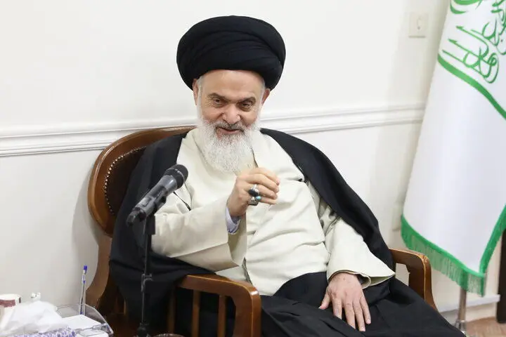 حسینی بوشهری: سومین رهبر انقلاب به زودی معرفی می‌شود