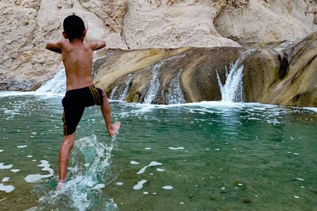 تصاویر؛ آبتنی در چشمه آبگرم سیاهکش