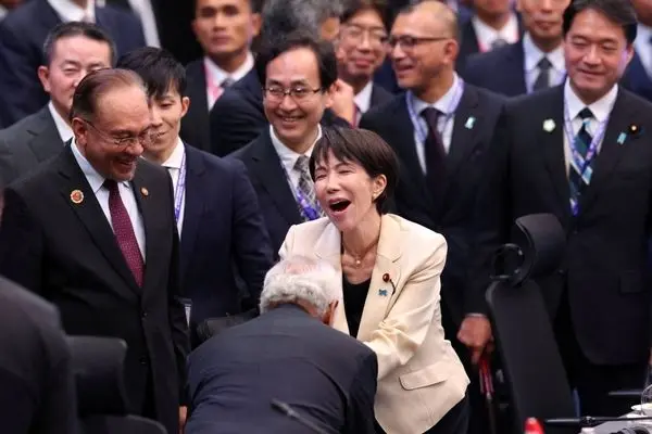 ببینید؛ حاشیه‌ساز شدن دیدار نخست‌وزیر تیمور شرقی با همتای ژاپنی