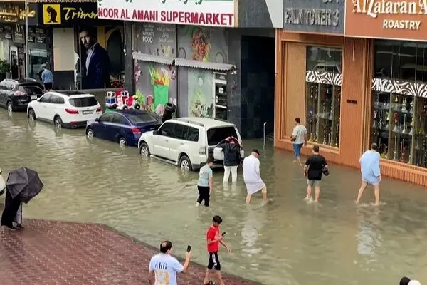 جاری شدن سیلاب‌ در امارات