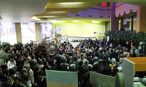 (تصویر) افتتاحيه‌ فیلم جنجالی جیرانی در سینما آفریقا