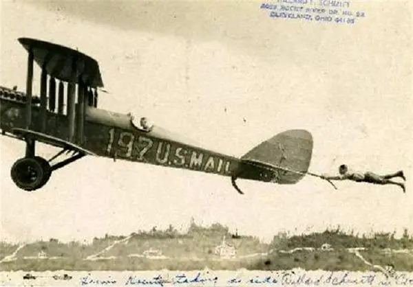 (تصاویر) بدل‌کاری در آسمان 1920