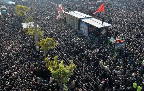 (تصاویر) استقبال کم‌نظیر از ضریح امام‌ حسین(ع) در اراک