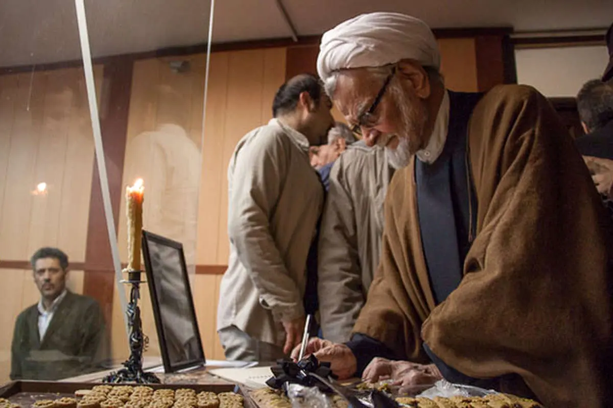 (تصاویر) مجلس ترحیم احسان نراقی