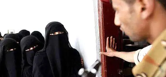 بهتر است راجع حقوق حیوانات صحبت کنیم، چون ما اینجا حیوان هستیم!