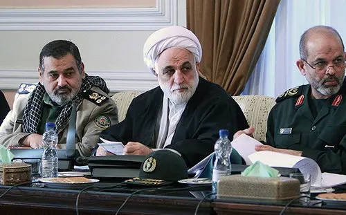 (تصاویر) نگاه‌های جالب در جلسه مجمع تشخیص