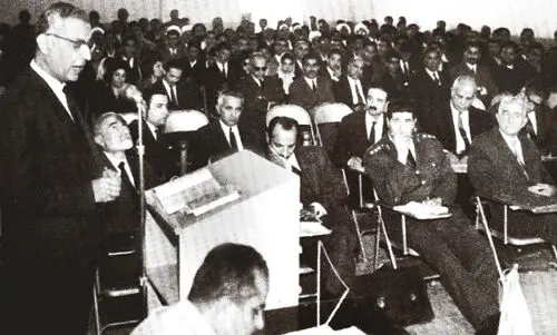 (تصویر) بازرگان و سحابی‌ها در دادگاه