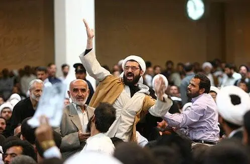 "جدی ترین روحانی حامی احمدی‌نژاد"، برهم زننده سخنرانی هاشمی از کار در آمد