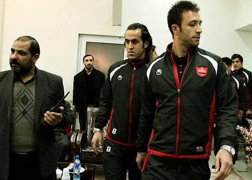 (تصاویر) تجمع‌اعتراضی مقابل هتل‌پرسپولیس