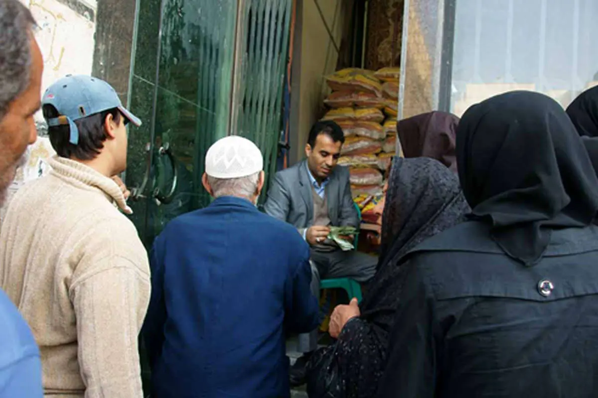 (تصاویر) صف برنج در بوشهر