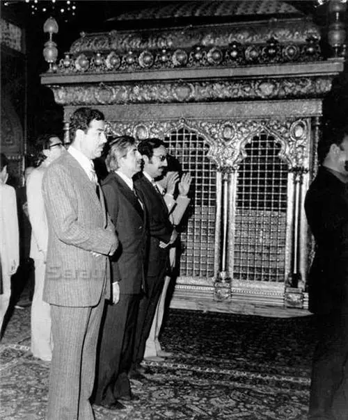 (تصویر) صدام در حرم امام رضا(ع)