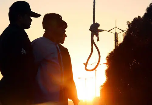 (تصاویر) اعدام 2متجاوز به عنف در پاکدشت