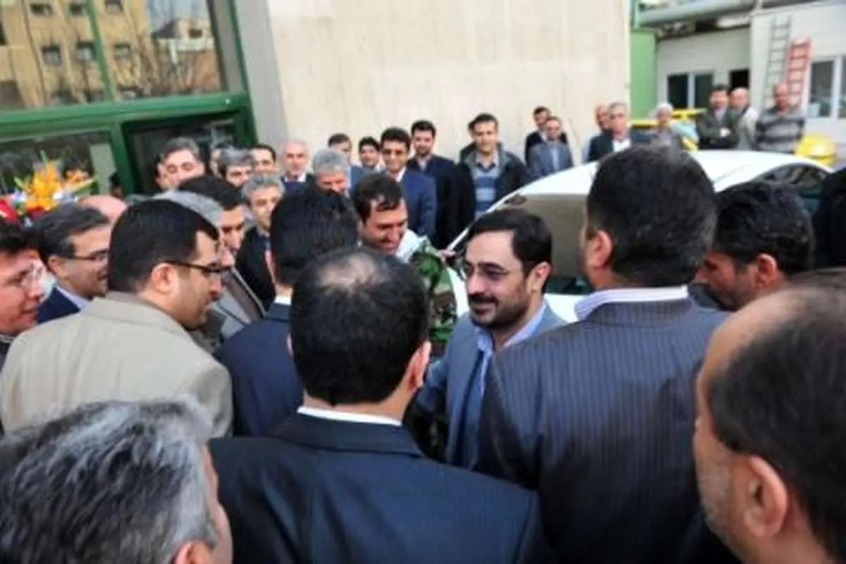 (تصویر) استقبال از مرتضوی بعد از آزادی