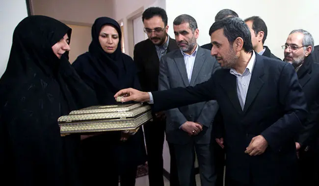 از خانواده احمدی‌نژاد در قاب و هنرپیشه محبوب در تمرین بوکس تا برنامه‌ عجیب سال مار و کارناوال بزرگ برزیل