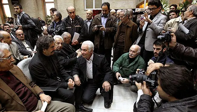 از ازدحام مردم برای دریافت برنج هندی و توجه ویژه به ماشین آقای سرمربی تا تصادف شدید...