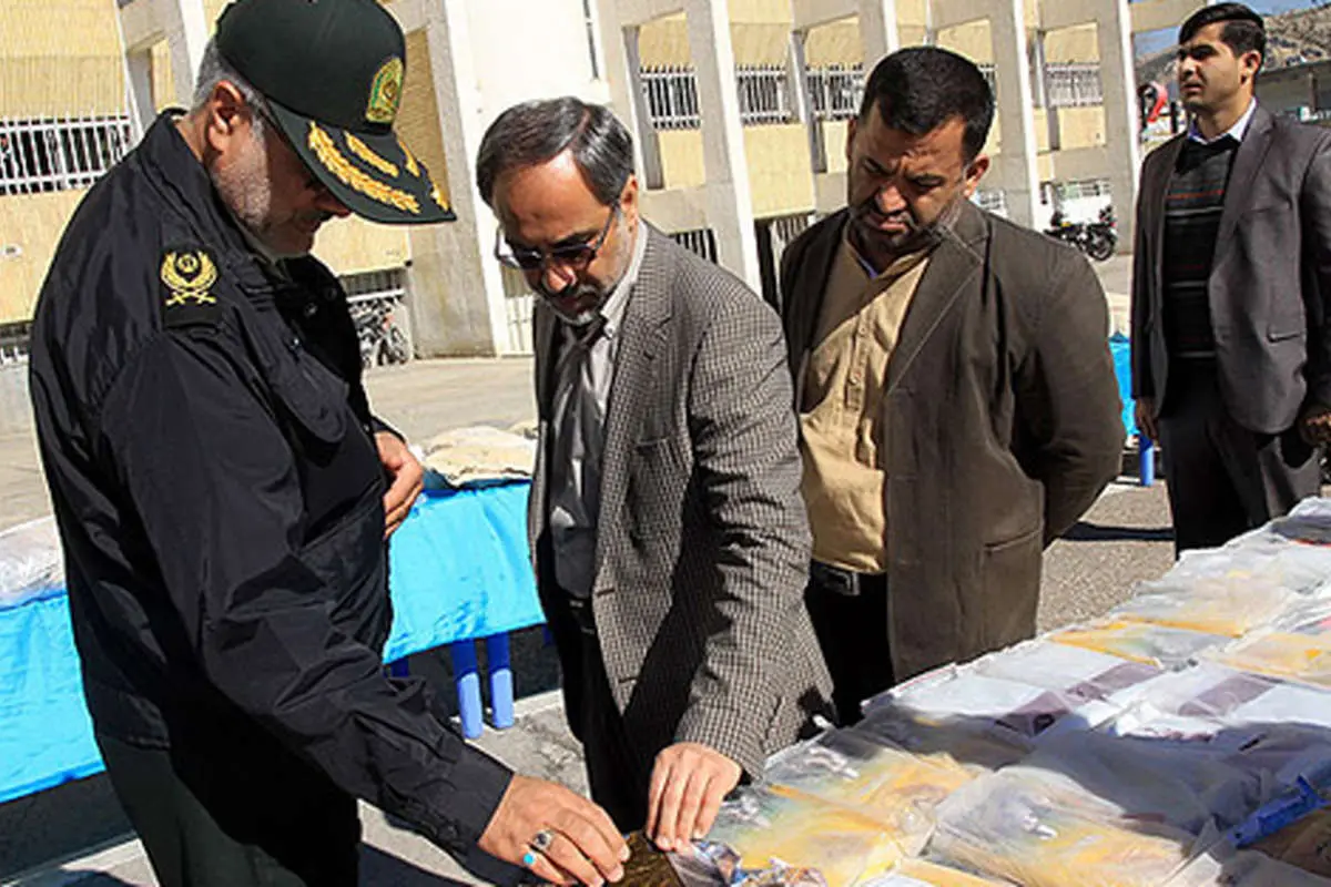 (تصاویر) کشف چهار تن مواد مخدر در شیراز