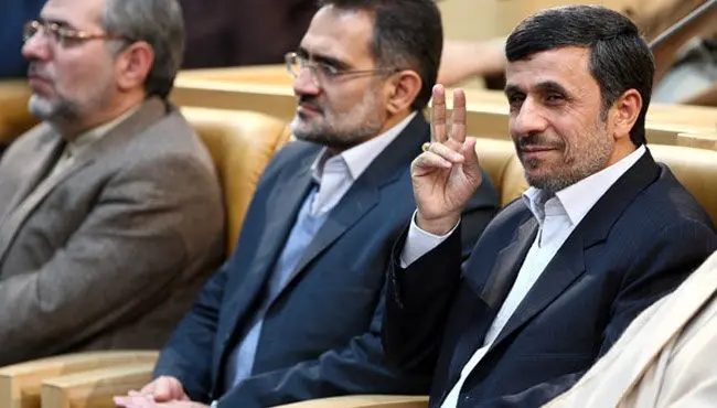از حضور هنرمندان در مراسم تشییع یک هنرمند و دلجویی از دانش‌آموزان سوخته به روش آقای...