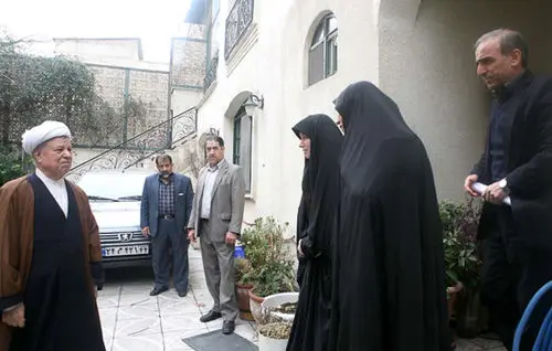 (تصاویر) هاشمی، خاتمی و نوه امام در منزل حبیبی