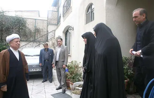 (تصاویر) هاشمی، خاتمی و نوه امام در منزل حبیبی