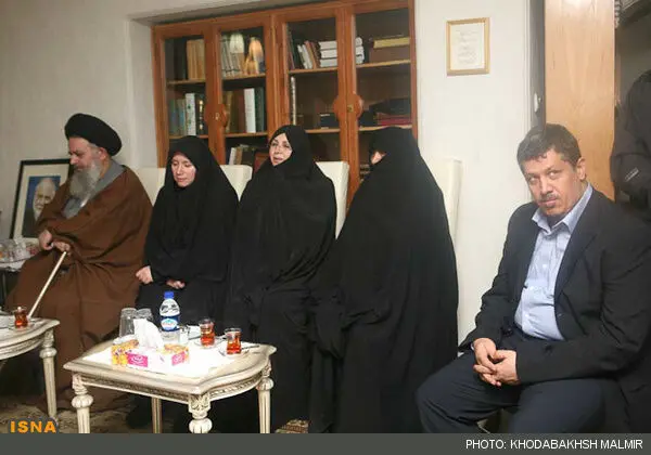 (تصویر) حضور مهدی هاشمی در منزل مرحوم حبیبی
