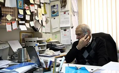 تصویری جالب از اتاق کار وزیر علوم خاتمی