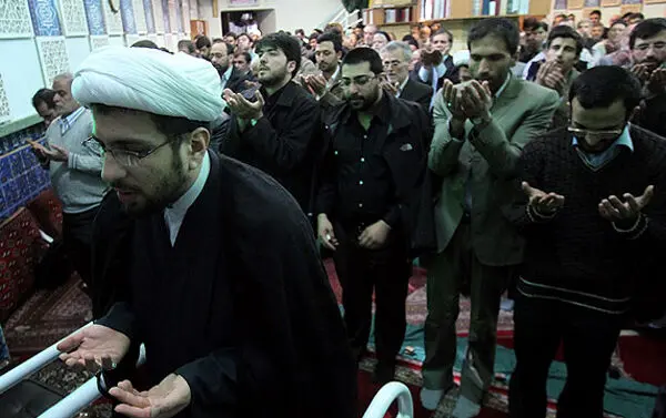 (تصاویر) تجمع دوستداران آیت‌الله خوشوقت در مسجد امام حسن مجتبی(ع)