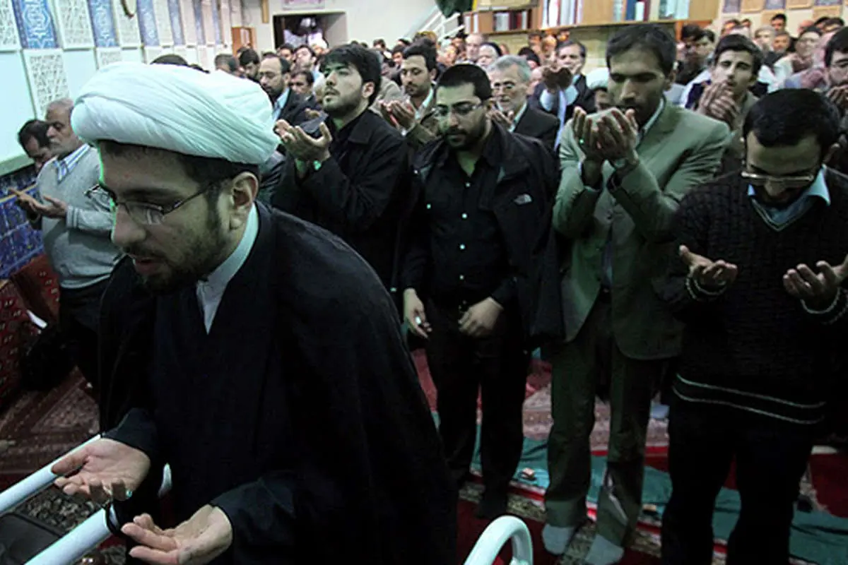 (تصاویر) تجمع دوستداران آیتالله خوشوقت در مسجد امام حسن مجتبی(ع)