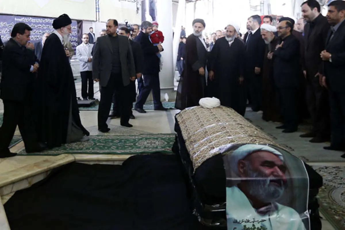 پیکر آیتالله خوشوقت به خاک سپرده شد