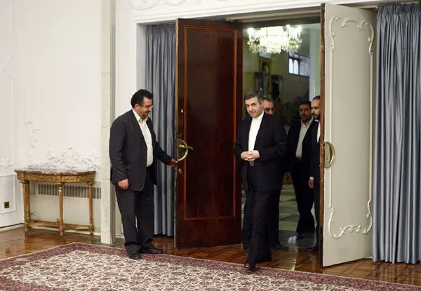 (تصاویر) دیدار دیپلماتیک مشایی در دفتر رئیس‌جمهور