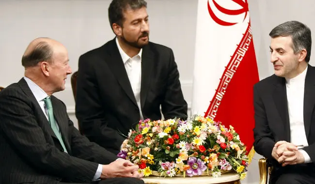 صف طولانی برای خرید برنج، قیمت‌های متفاوت پسته، جشن تصویر سال، برنامه قورت دادن شمشیر،...