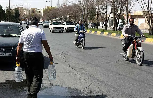 (تصاویر) بحران آب آشامیدنی در یزد