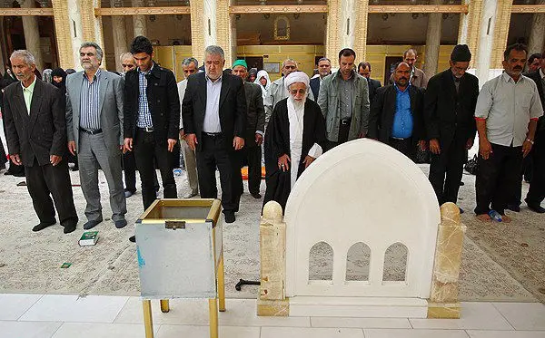 (تصاویر) آیت‌الله جنتی در مسجد کوفه