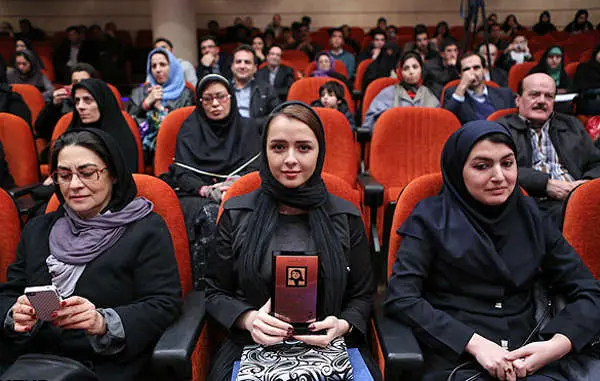 (تصاویر) تقدیر از ترجمۀ ترانه علیدوستی