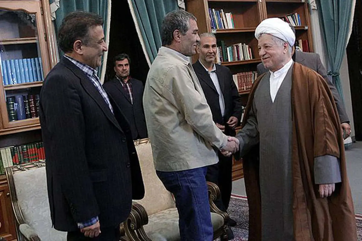 (تصاویر) دیدار عوامل«معمایشاه» با هاشمی