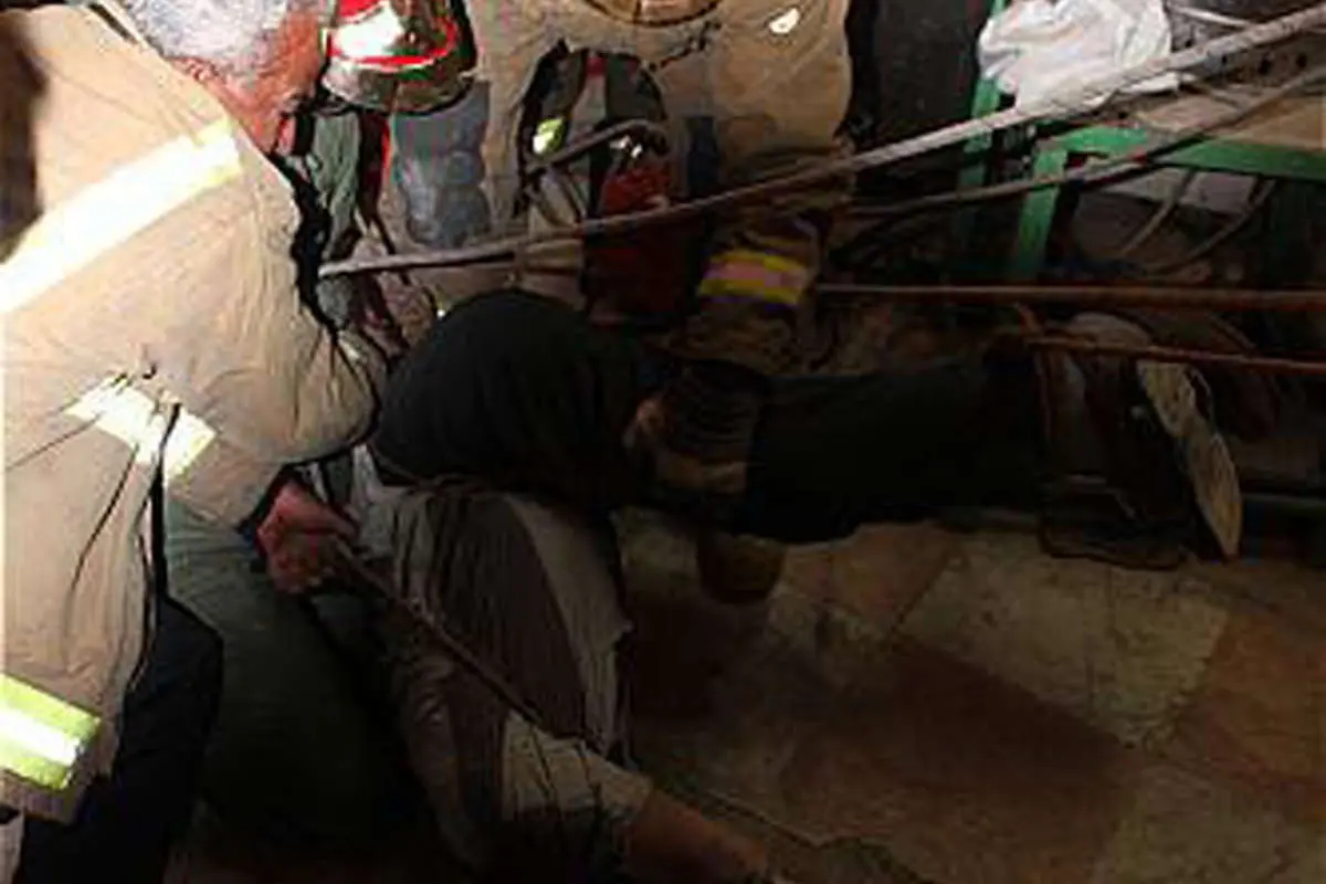(تصویر) حادثه مرگبار در آسانسور خراب