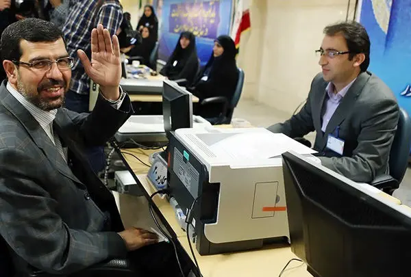 روحانی و واعظ زاده ثبت‌نام کردند