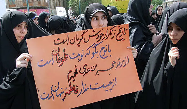 تجمع اعتراض‌آمیز همدانی‌ها، قالیباف و دانشجویان شریف، حضور سرزده احمدی‌نژاد در منزل...