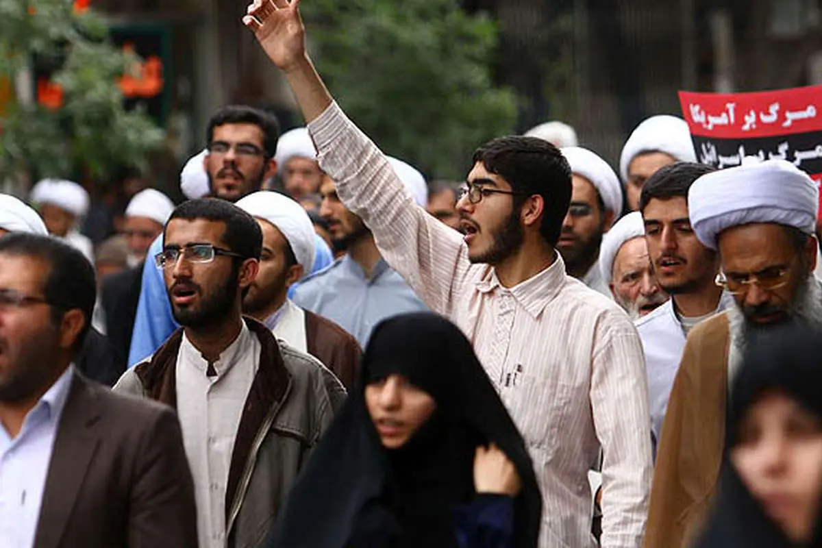 قالیباف در حلقه تنگ مردم، جشن قهرمانی، هوادار فوتبال، تجمع اعتراضی، جشنواره شاد و...