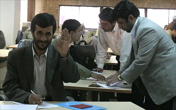 (تصاویر) روزهایی که احمدی‌نژاد ثبت‌نام کرد