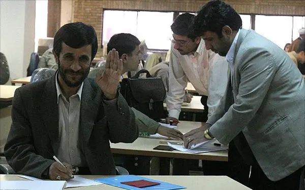 (تصاویر) روزهایی که احمدی‌نژاد ثبت‌نام کرد