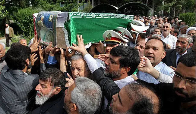 تصادف شدید پراید، جشن دوقلوها و چند قلوها، هنرمندان در جلسه نقد، درگیری پلیس و مردم،...