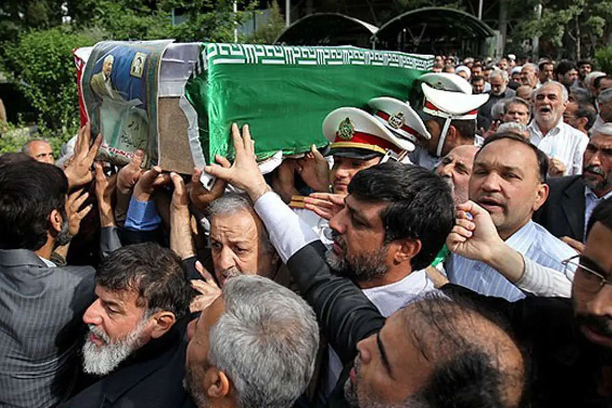 تصادف شدید پراید، جشن دوقلوها و چند قلوها، هنرمندان در جلسه نقد، درگیری پلیس و مردم،...