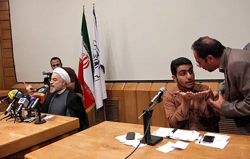 (تصاویر) تشنج در نشست حسن روحانی