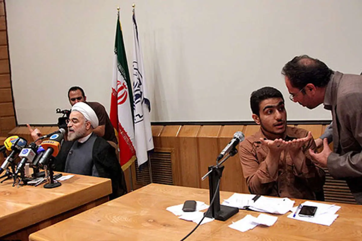 (تصاویر) تشنج در نشست حسن روحانی