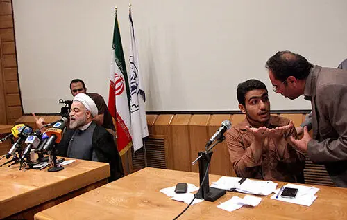 (تصاویر) تشنج در نشست حسن روحانی
